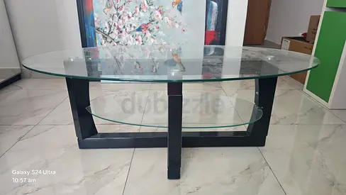 Elegant Glass Coffee Table with Sleek Design