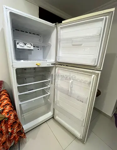 Reliable Samsung Double-Door Refrigerator for Sale