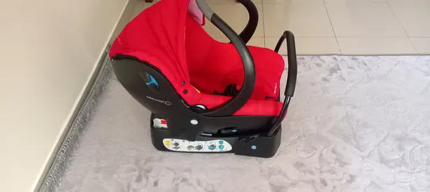 Comfortable and Safe Infant Car Seat in Red