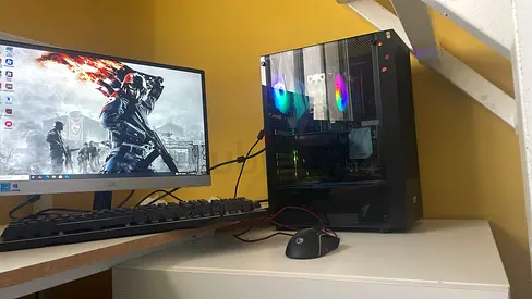 Gaming Pc light usage comes with monitor pc itself and mouse and keyboard price is negotiable