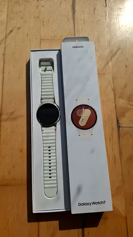 Samsung Galaxy Watch7 40 mm - Sleek and Functional Smartwatch