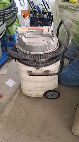 Heavy-Duty Wet/Dry Vacuum Cleaner