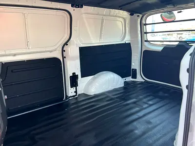 صورة 13 لـ 2021 Hyundai H1