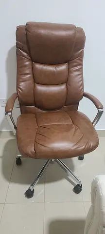Brown leather Office chair in an excellent condition!