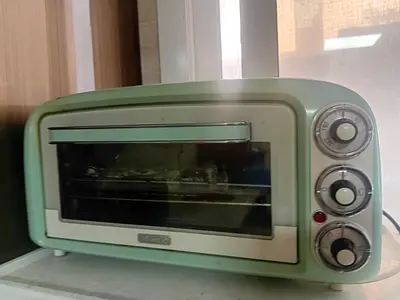 Vintage Style Toaster Oven for Sale