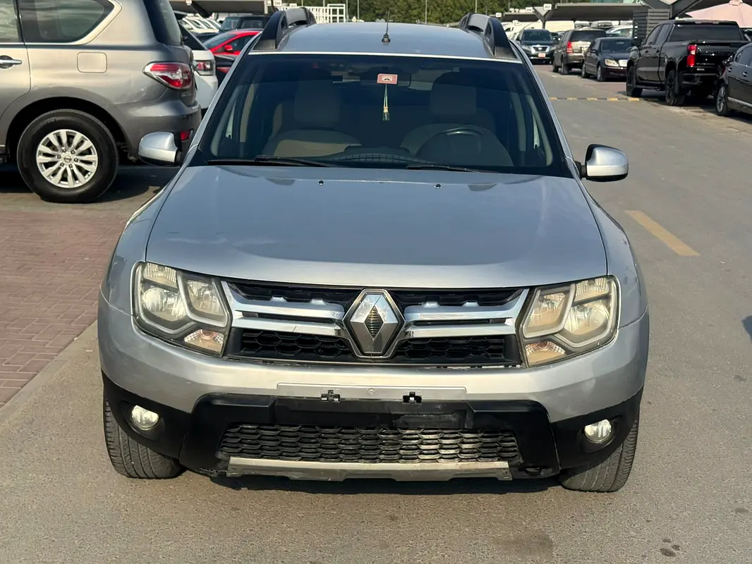 Renault Duster 2017 — photo 1 of 10