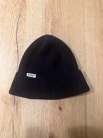 Stylish Black Beanie for All Seasons