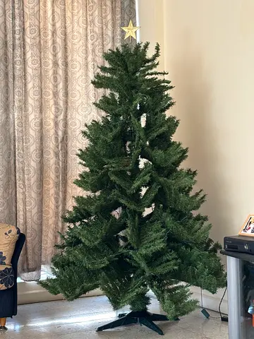 6 Foot Christmas Tree WITH decorations