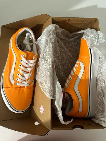 Vibrant Orange Vans Sneakers - Perfect Condition!