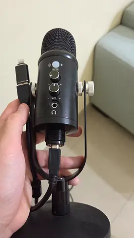 Wired mic usb or lightning port