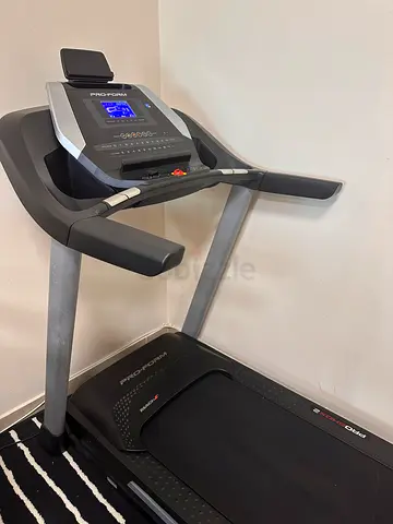 ProForm 505 CST Treadmill | Folding | Incline 10% | Very Clean  Works Perfect