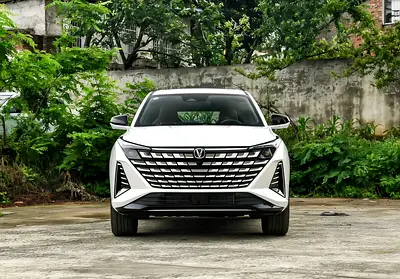 changan UNIZ white color-PRO