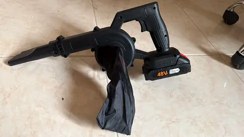 Vacuum cleaner - Battery Chargeable