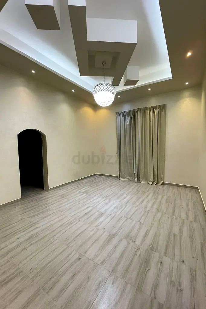 استوديو واسع متاح للإيجار