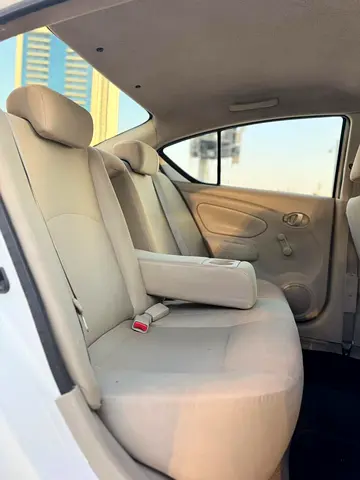 2018 Nissan SUNNY 照片 8