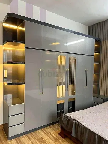 Modern and Stylish Wardrobe with Integrated Lighting