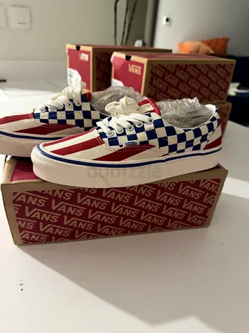 Stylish Vans Checkerboard Sneakers in Red and Blue