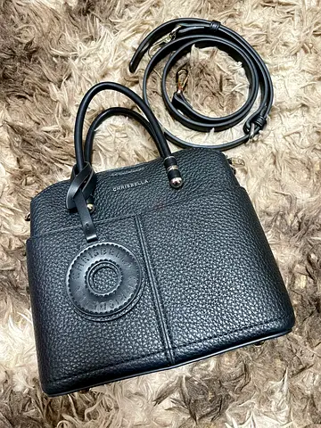 Stylish Black Handbag with Detachable Strap