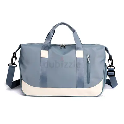 Stylish Grey Duffel Bag for All Your Adventures