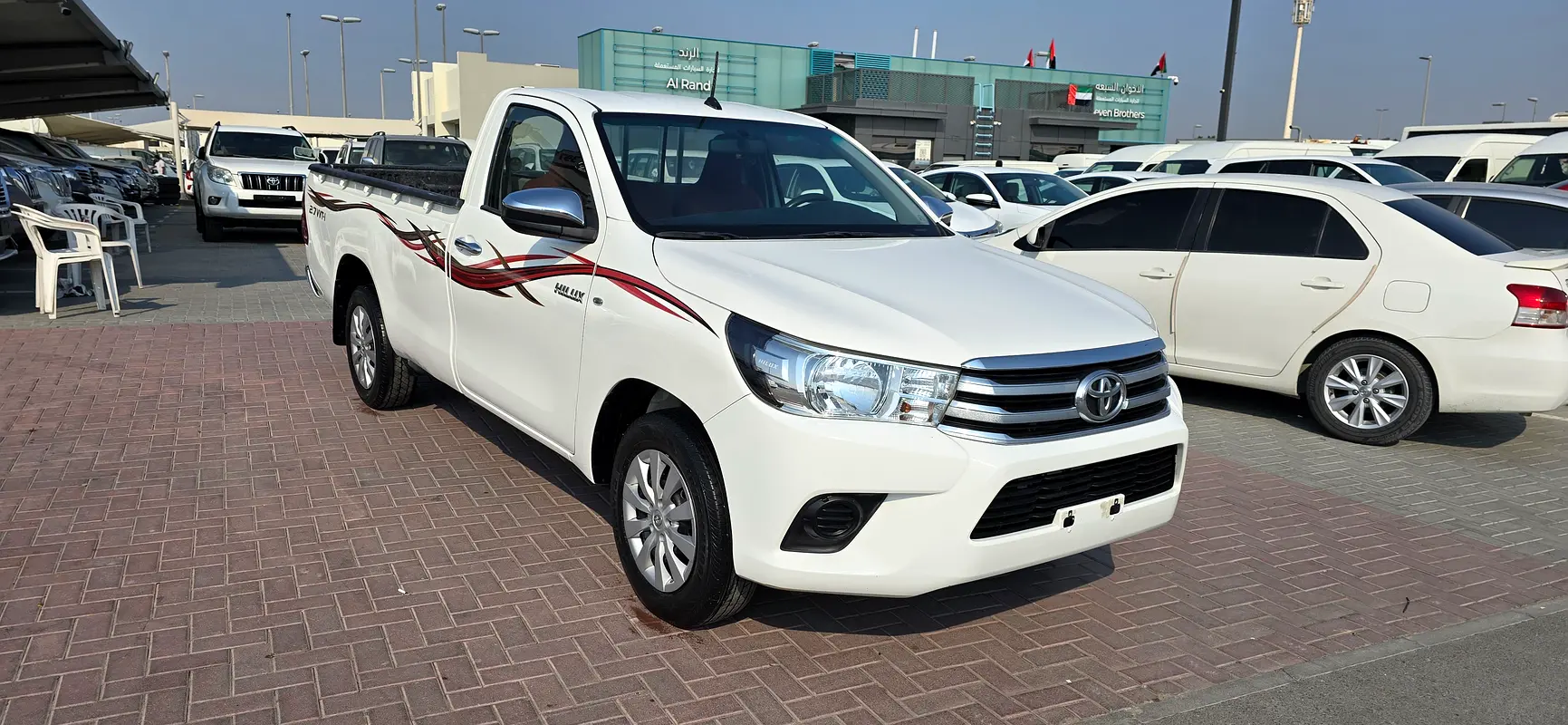Toyota Hilux 2021 — photo 1 of 20