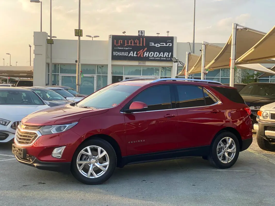 Chevrolet Equinox 2020 — photo 1 of 18