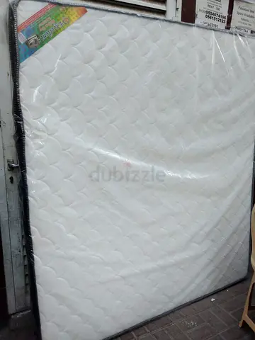 180x200cm medium hard mattress.  All times delivery available