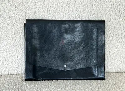 Premium Black Leather Envelope Clutch – Sleek Minimalist Portfolio Bag