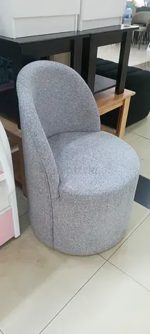 Elegant Grey Accent Chair for Cozy Spaces