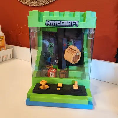Minecraft Arcade Claw Crane