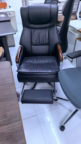 Comfortable Executive Office Chair with Footrest