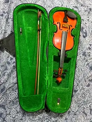 Student Violin (Hans Joseph Hauer) 1/2 Size + Case  Bow