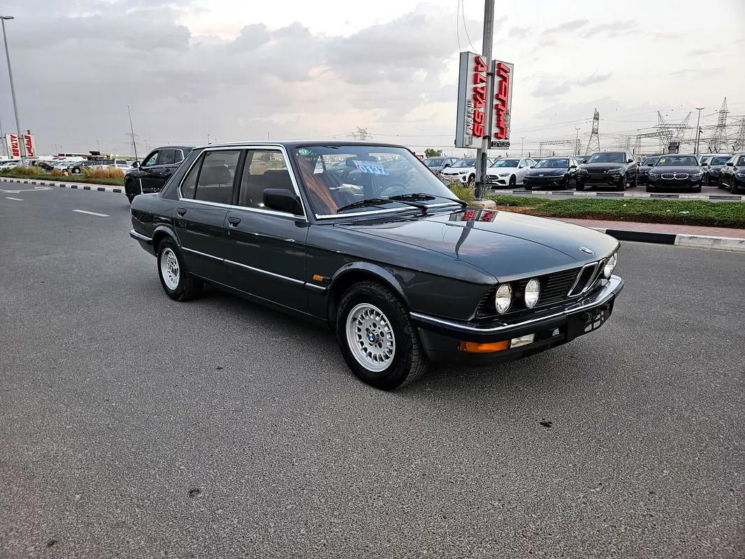 BMW 5-Series 1986 — photo 1 of 20
