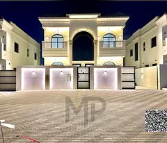 Classic villa with 5 master bedrooms and a swimming pool in a prime location directly opposite the m
