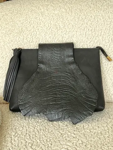 Snapdragon Black Leather Statement Clutch – Exotic Texture Overlay