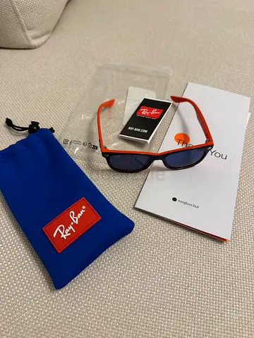 Ray-Ban Junior Sunglasses with Pouch