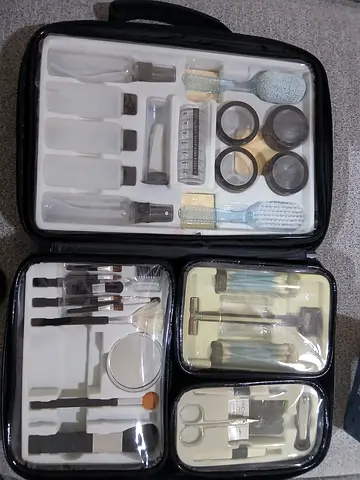 Cosmotic travel bag شنطة أدوات التجميل