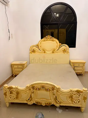 Urgent**Elegant Vintage Bed Set with Nightstands**must go today