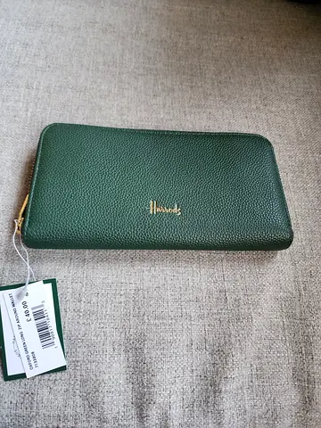 Elegant Green Wallet from Harrods