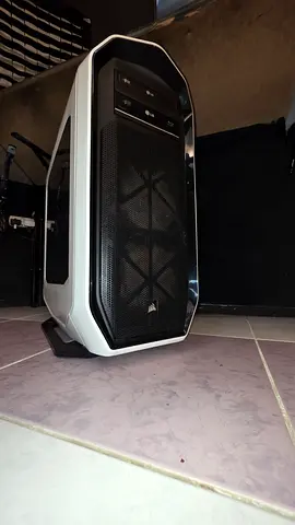 High-End Professional Workstation gaming pc | i7-7700K | 32GB RAM | Quadro 8GB | Water Cooled