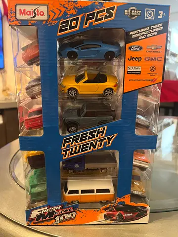 Maisto 20-Piece Miniature Diecast Cars Set