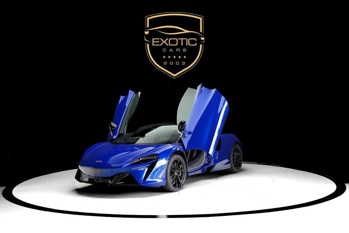 McLaren Artura 2023 — photo 1 of 11