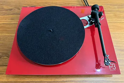 Rega Planar 3 (P3) with Rega Bias 2 cartridge