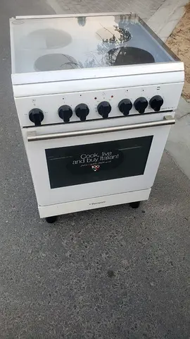 Bompani 4 burner cooker electric  60cm