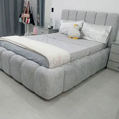 Stylish and Comfortable Queen Size Bed