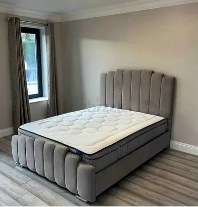 Queen Size Elegant Design Premium Valvet Fabric Bedframe,Hydraulic Storage Can be Installed