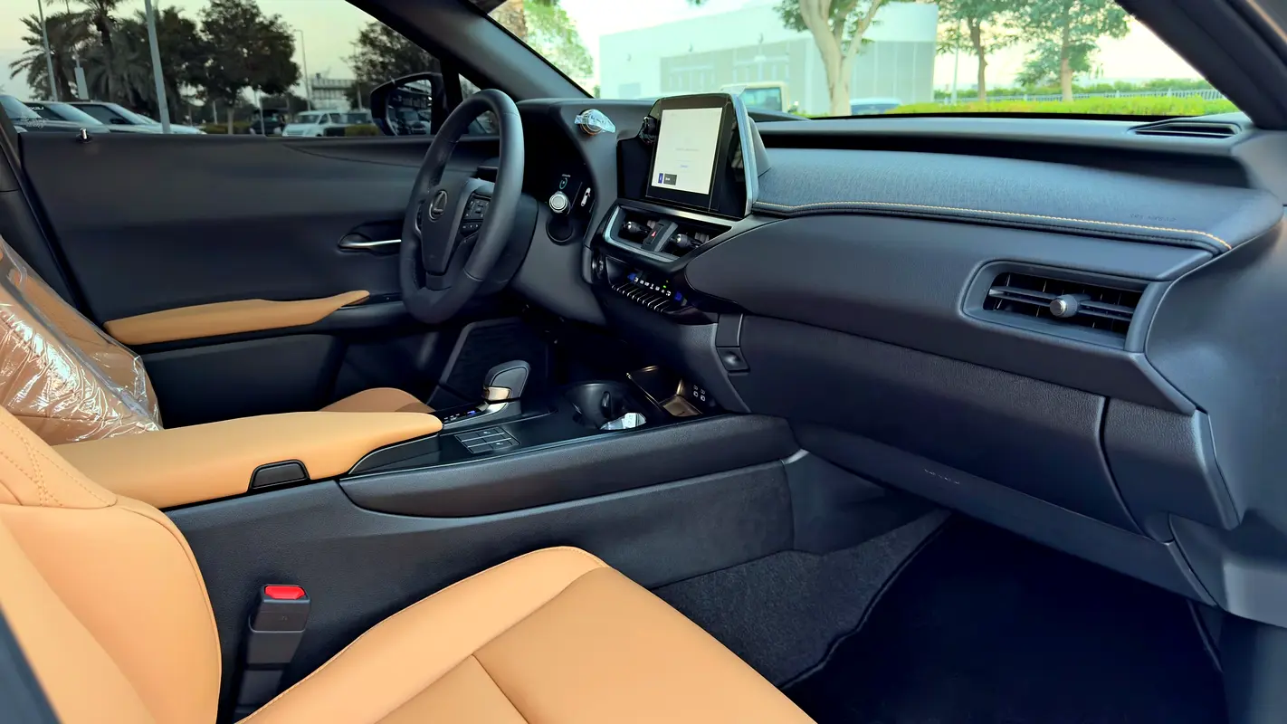 Lexus UX-Series 2025