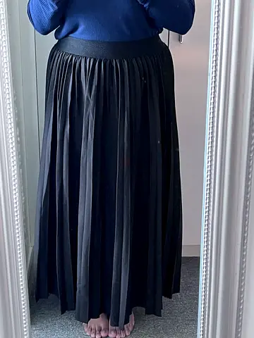 Black long skirt