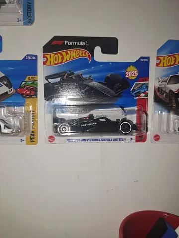 Mercedes formula 1 hot wheel