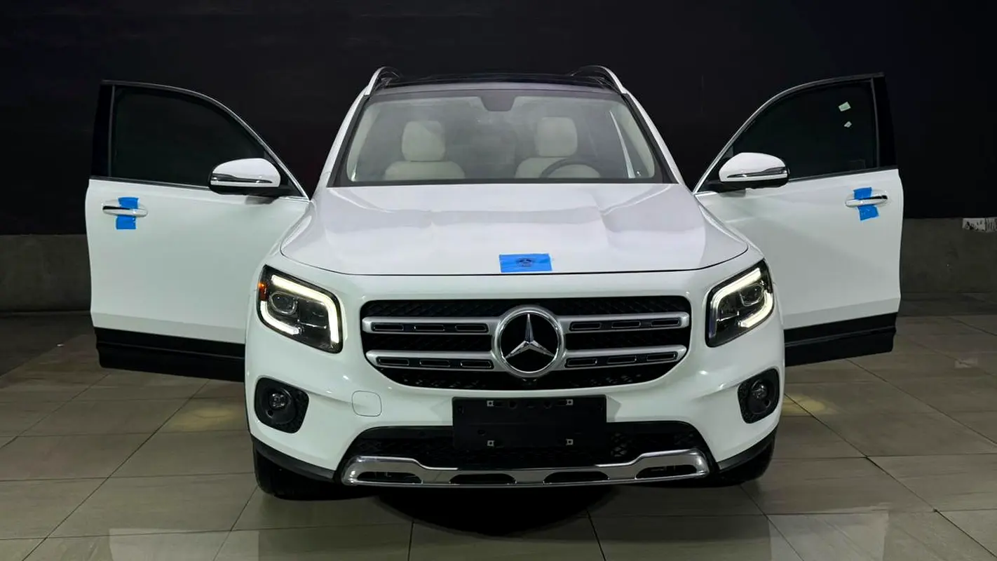 Mercedes-Benz GLB-Class 2023 — photo 1 of 19