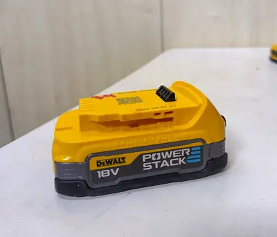 DEWALT 18v/1.7 AH POWER STACK BATTERY